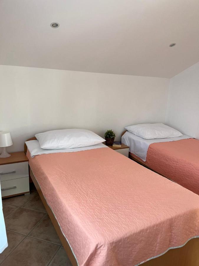 Apartments Marinovic Brzac Екстериор снимка